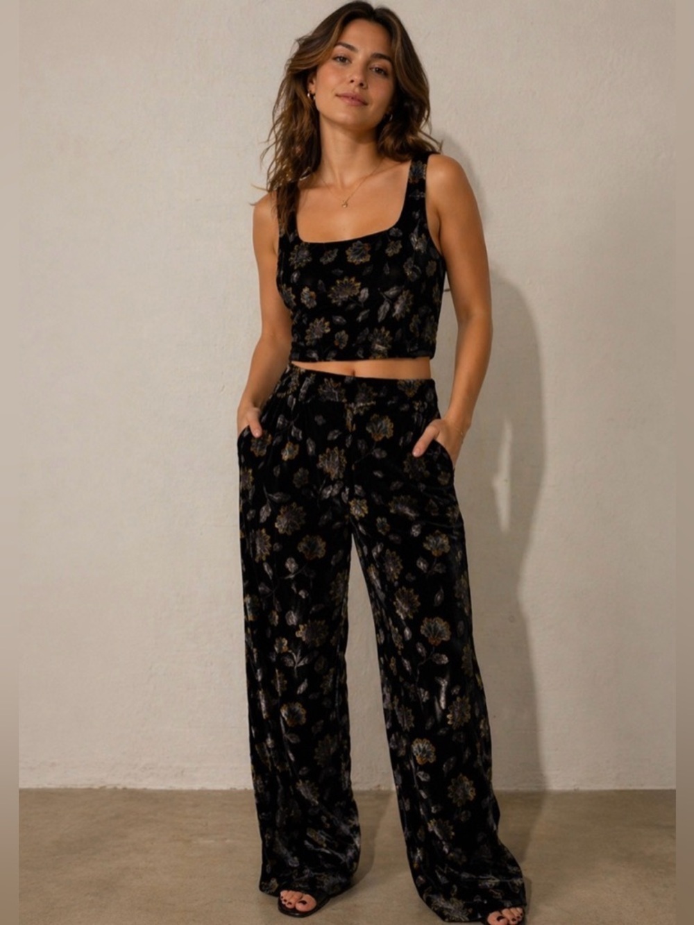 NWT Rachel Zoe two piece pant and crop top set. Black floral, women’s size 8.